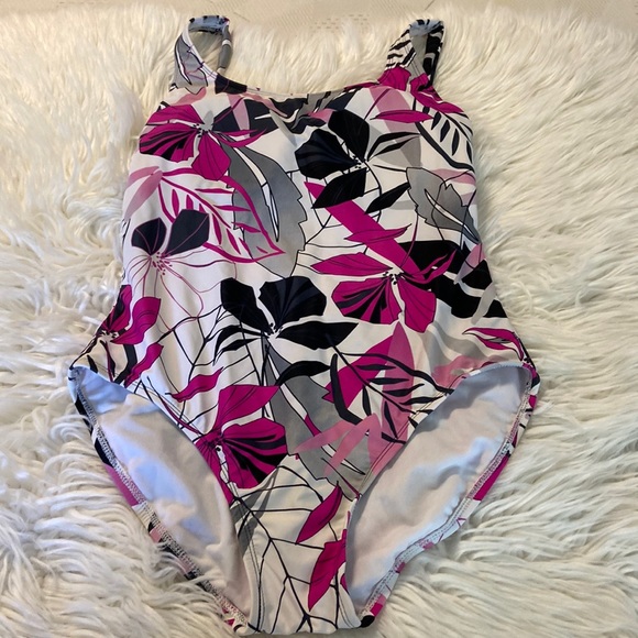 Catalina Other - Catalina Swim size L 12/14 very good condition